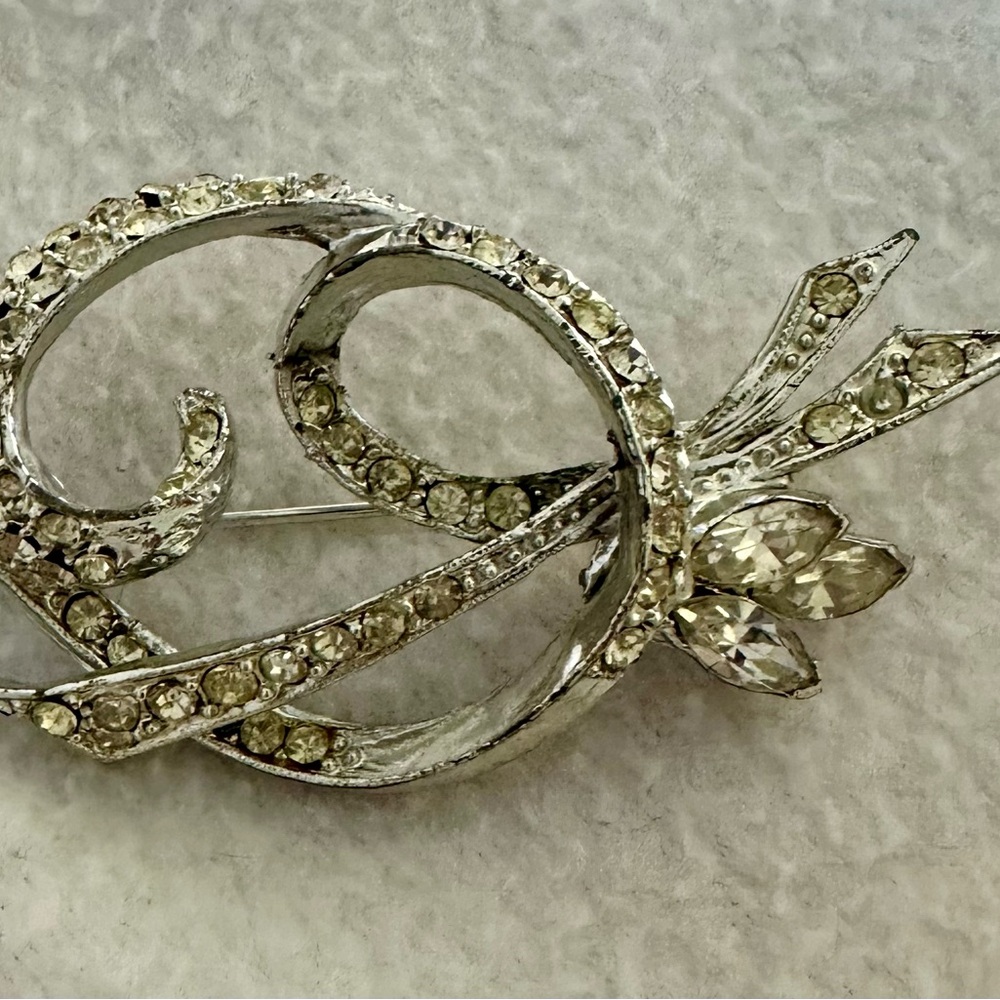 Vintage Elegant Silver Crystal Brooch